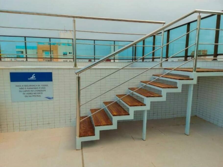 Flat com piscina a 200m da praia