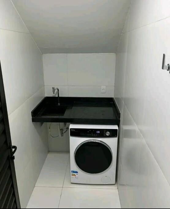 Flat com piscina a 200m da praia