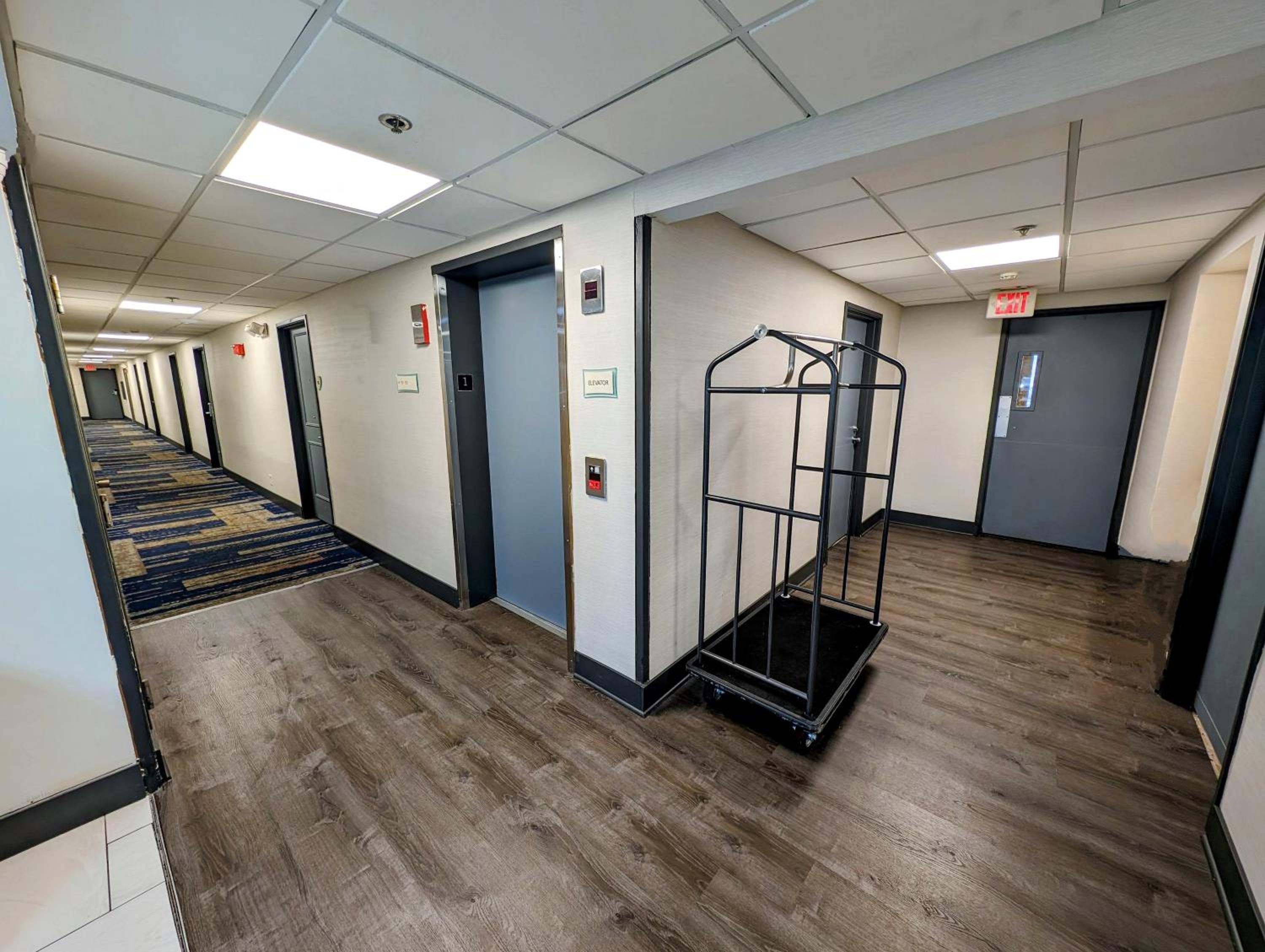 La Quinta Inn by Wyndham Chicago Willowbrook - Property Image 27