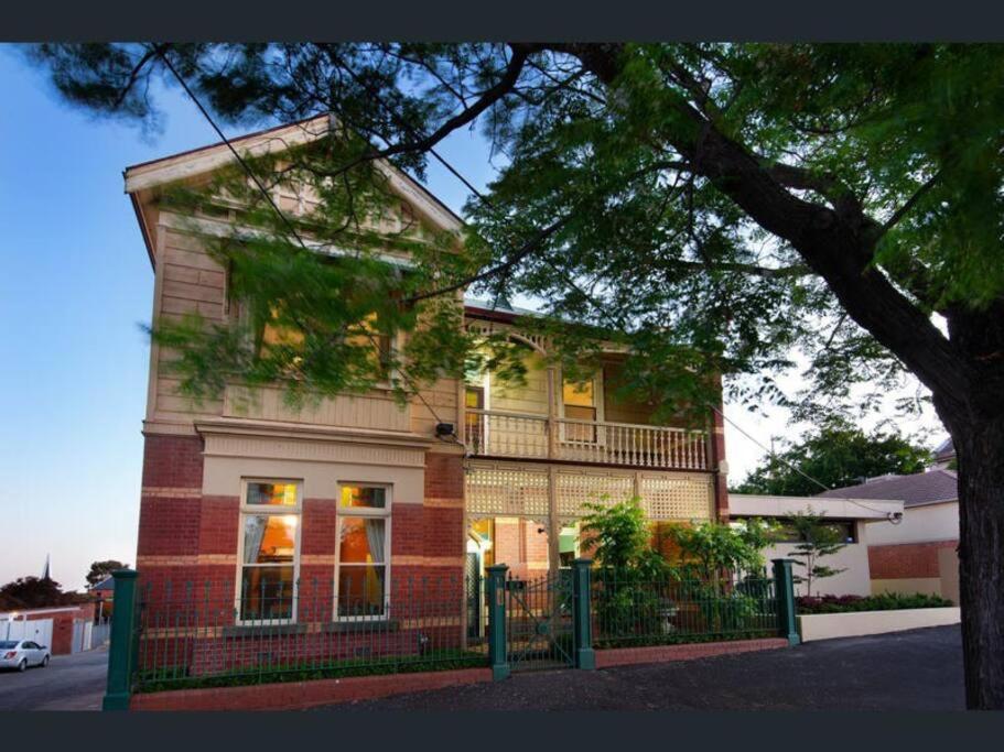 Mandalay circa 1890, magnificent Bendigo home