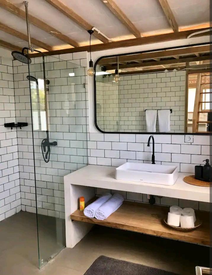 Uluwatu Surf Bungalow 4