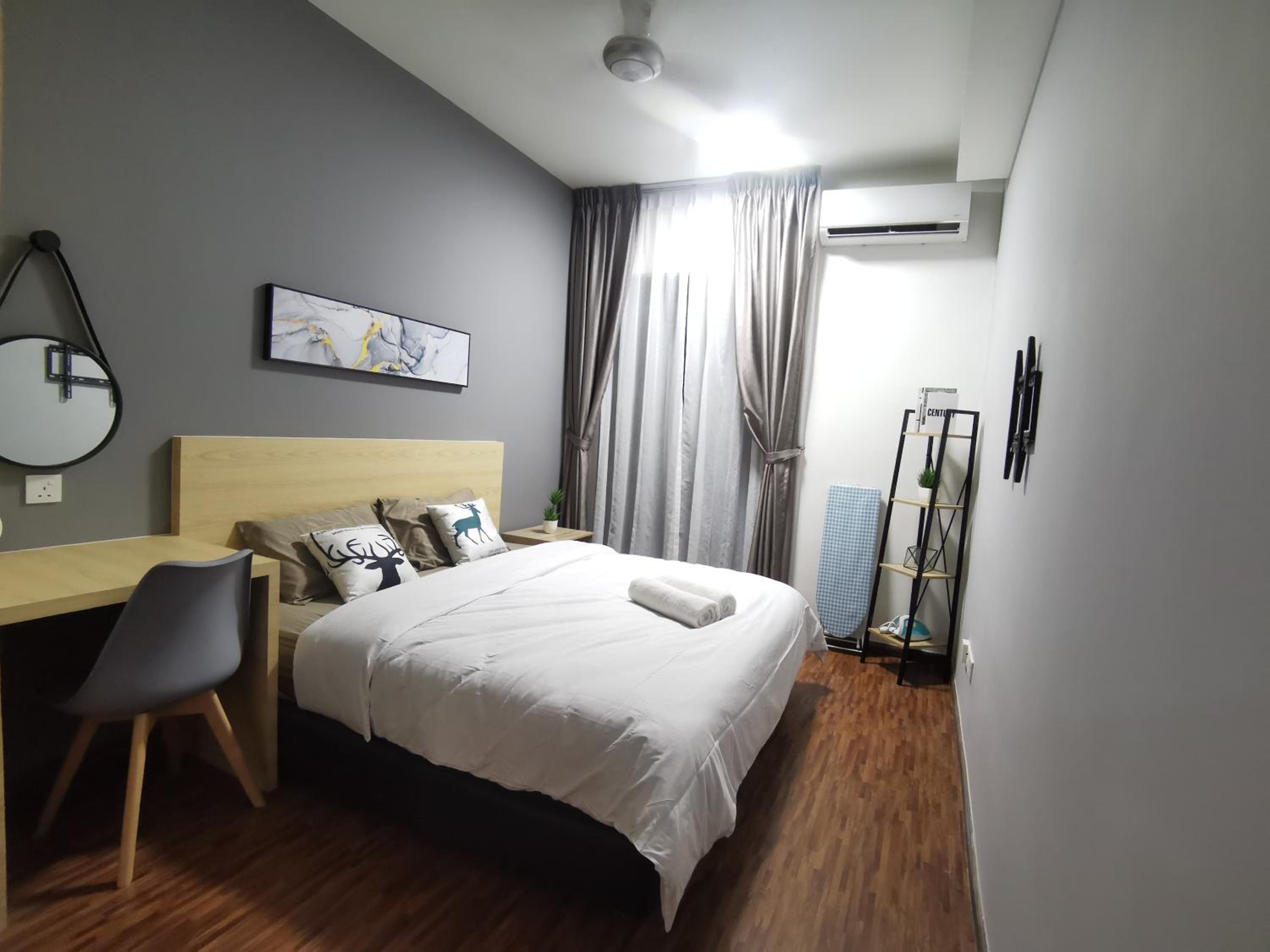K AVENUE B09 STUDIO king BED photo 1