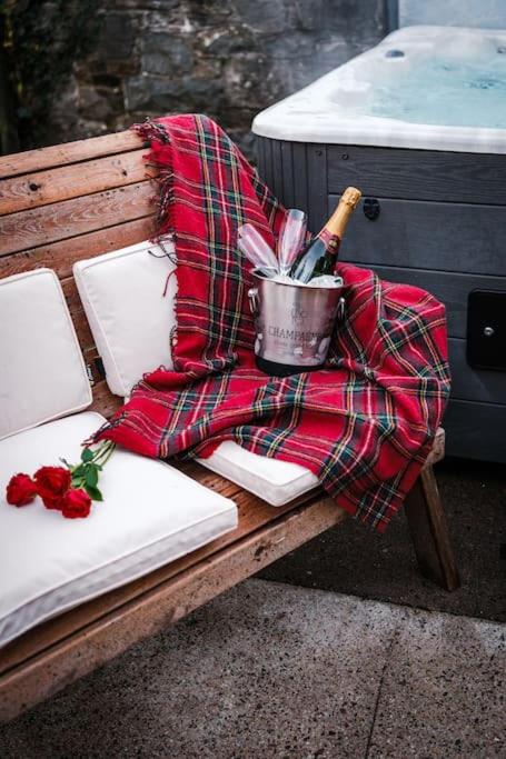 The Old School House, luxury home with hot tub. view 4