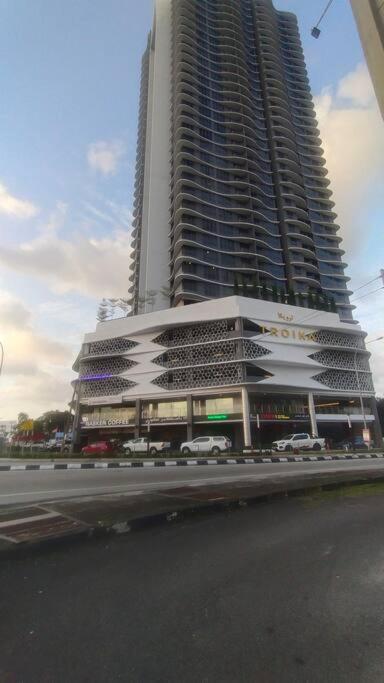 Troika Residences By Cmkreality