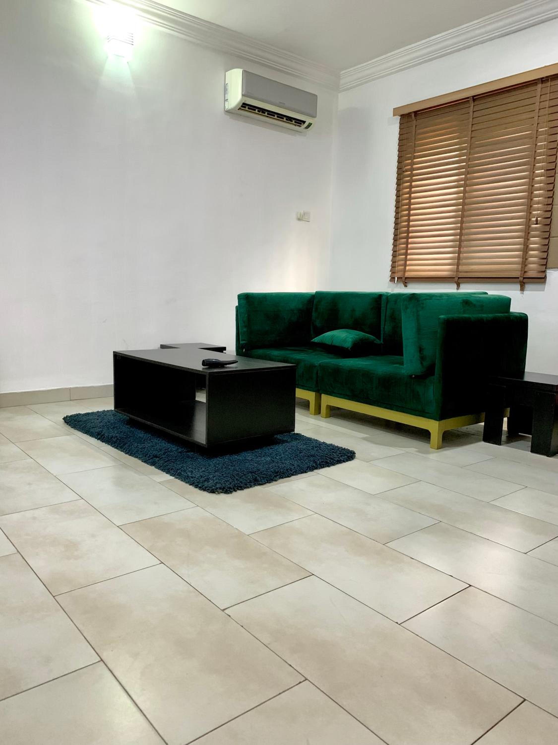 Comfy 1-BDR - Wi-Fi, Swimming Pool, & Mins DRV to Airport view 4