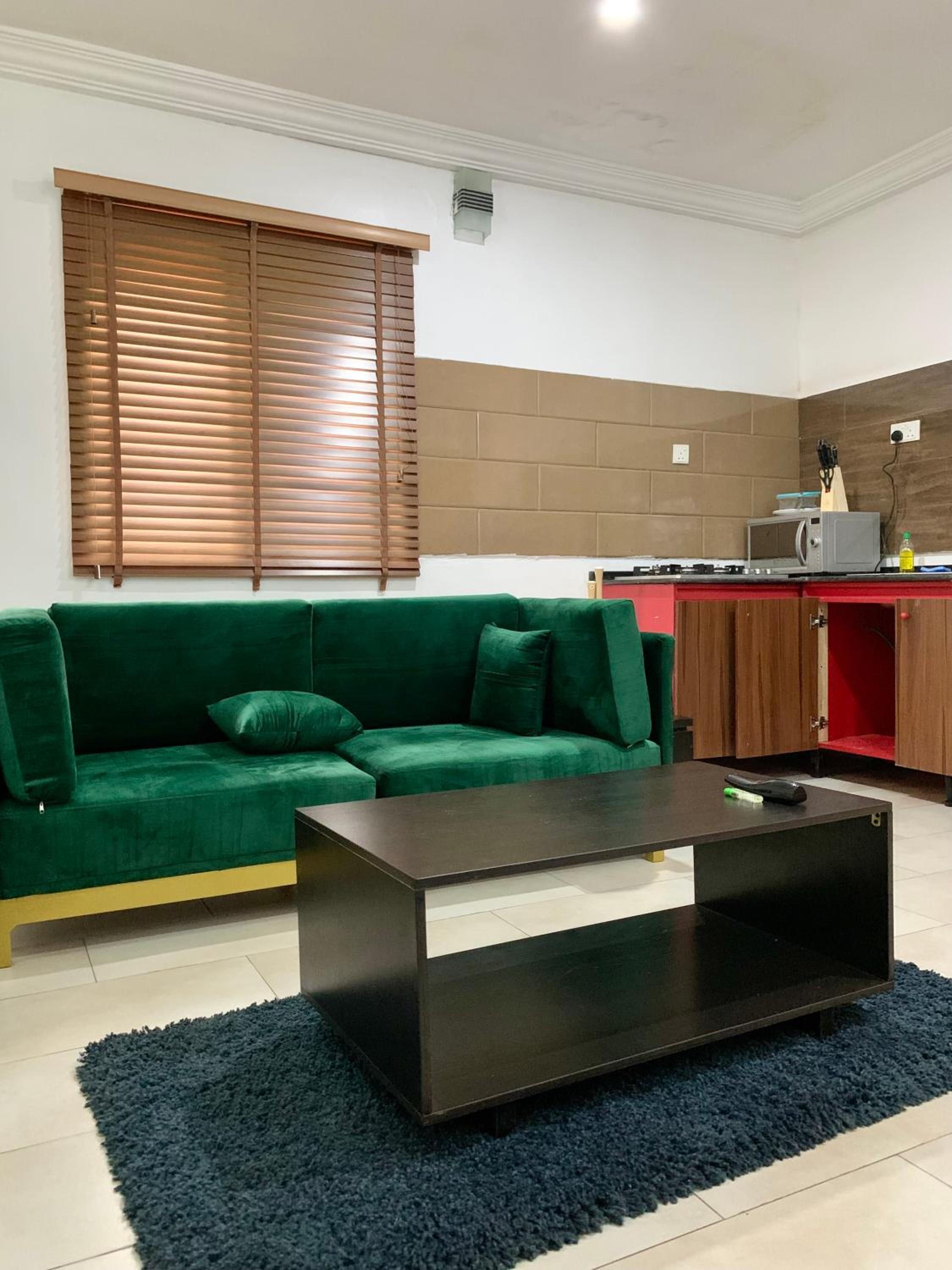 Comfy 1-BDR - Wi-Fi, Swimming Pool, & Mins DRV to Airport view 3