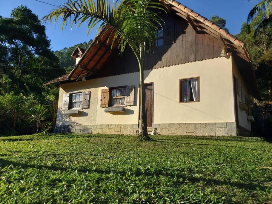 Casa Chalé Caminho do Vale