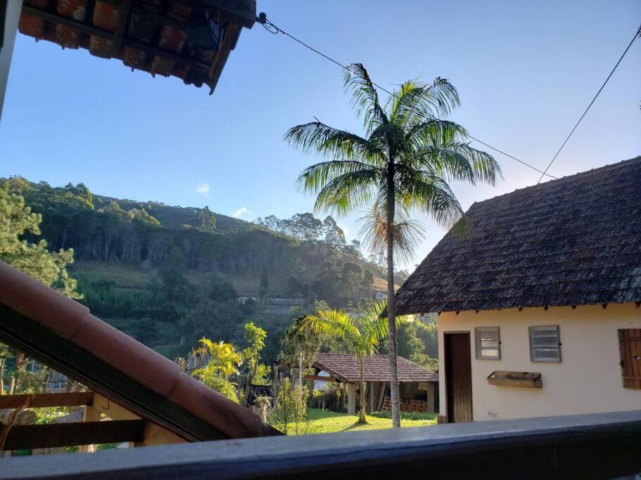 Casa Chalé Caminho do Vale