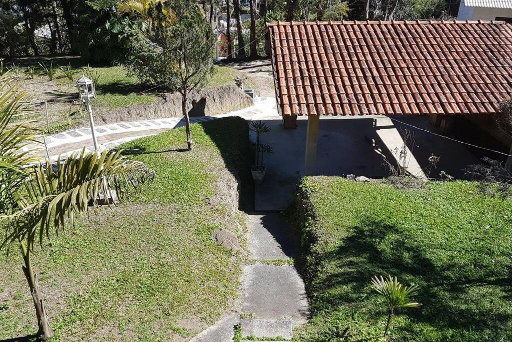 Casa Chalé Caminho do Vale