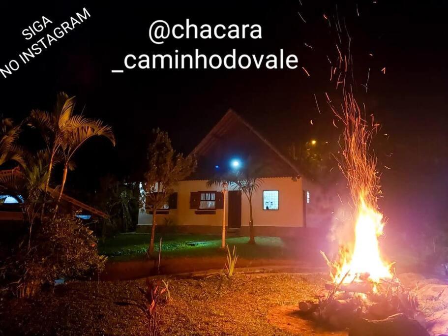 Casa Chalé Caminho do Vale