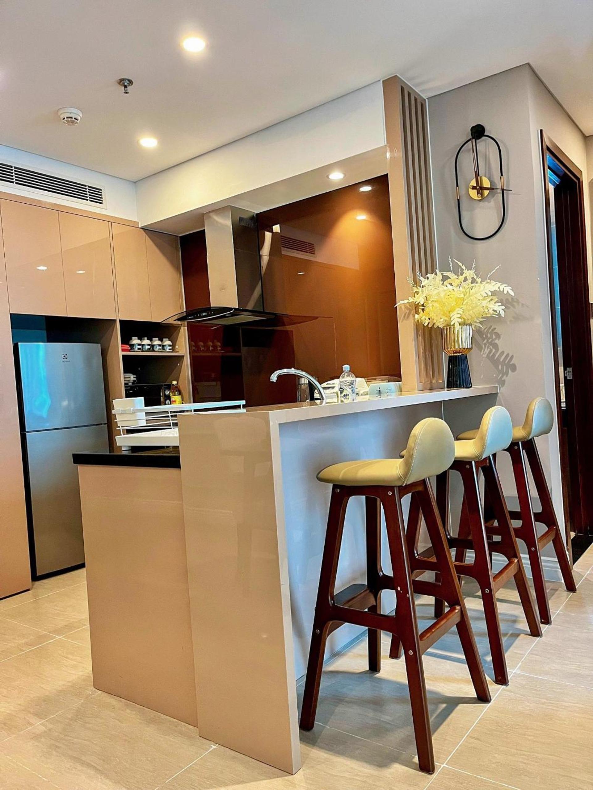 Luxury 2Bedroom Apartment with Ocean view 25th Floor view 5