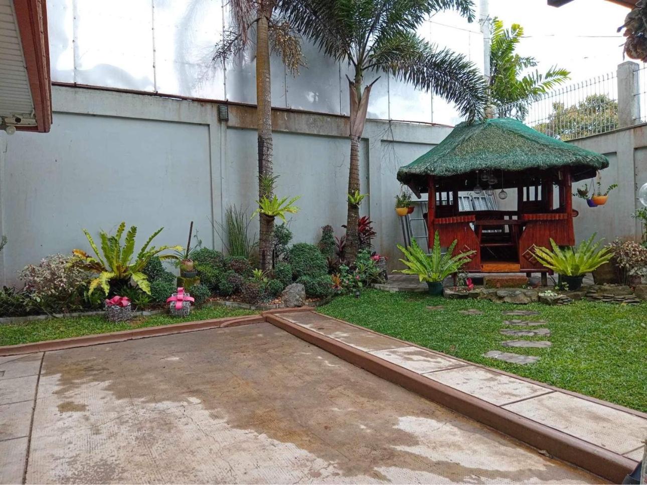 Maharlika's Peak a Dog-Friendly Tagaytay House