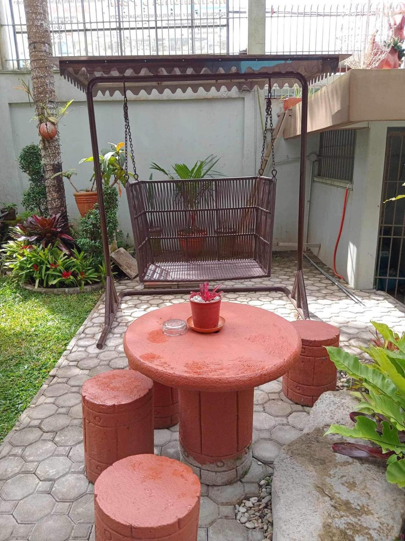 Maharlika's Peak a Dog-Friendly Tagaytay House