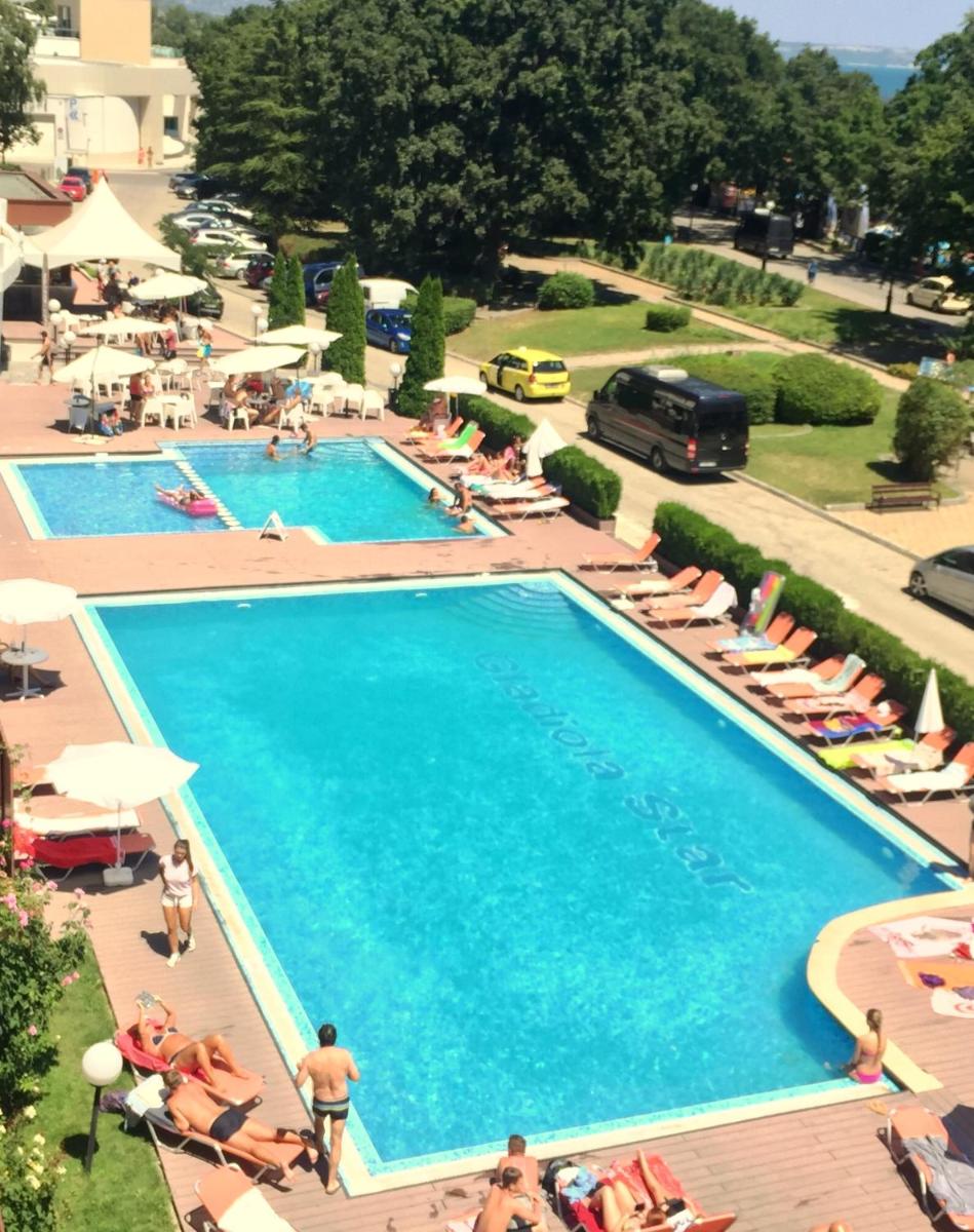 swimming pool