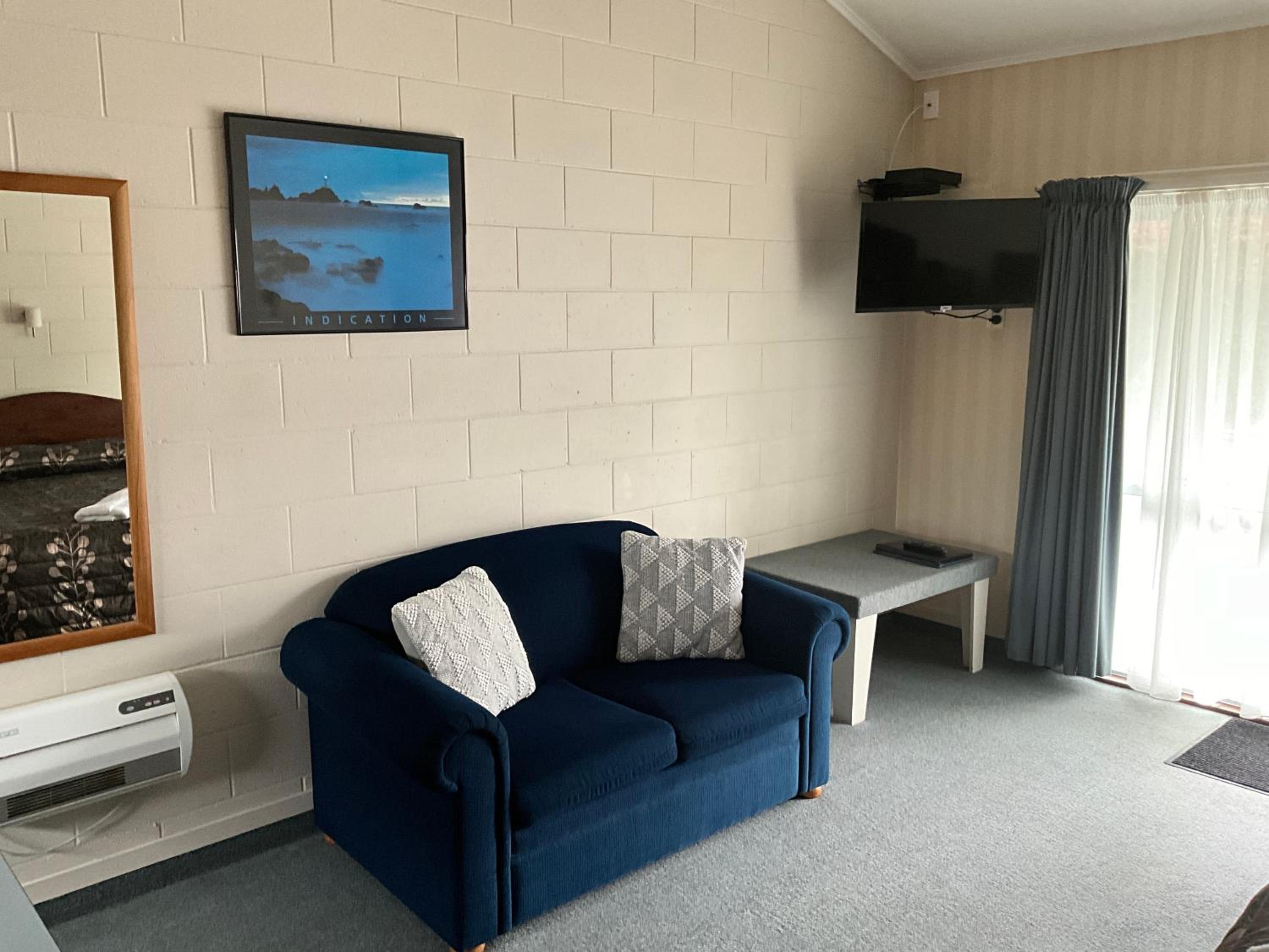 Charlies Motor Lodge view 2