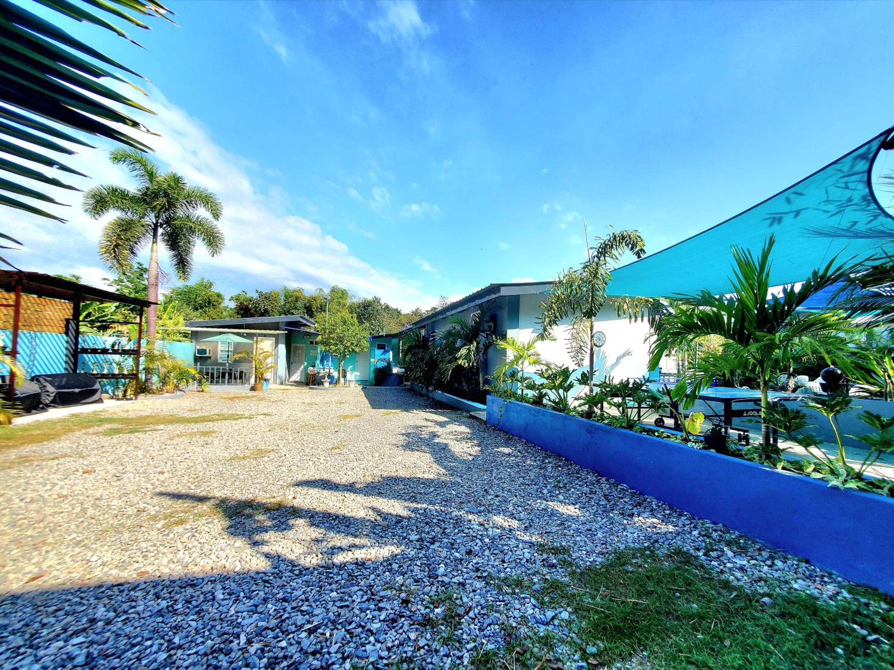 Hidden Palms Inn Small Group view 2