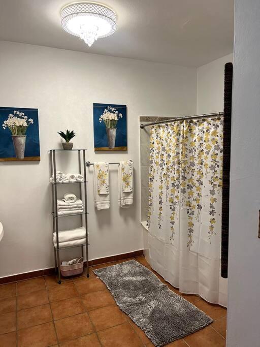 Lovely 2 Bed room villa with Beach & Pool view 3
