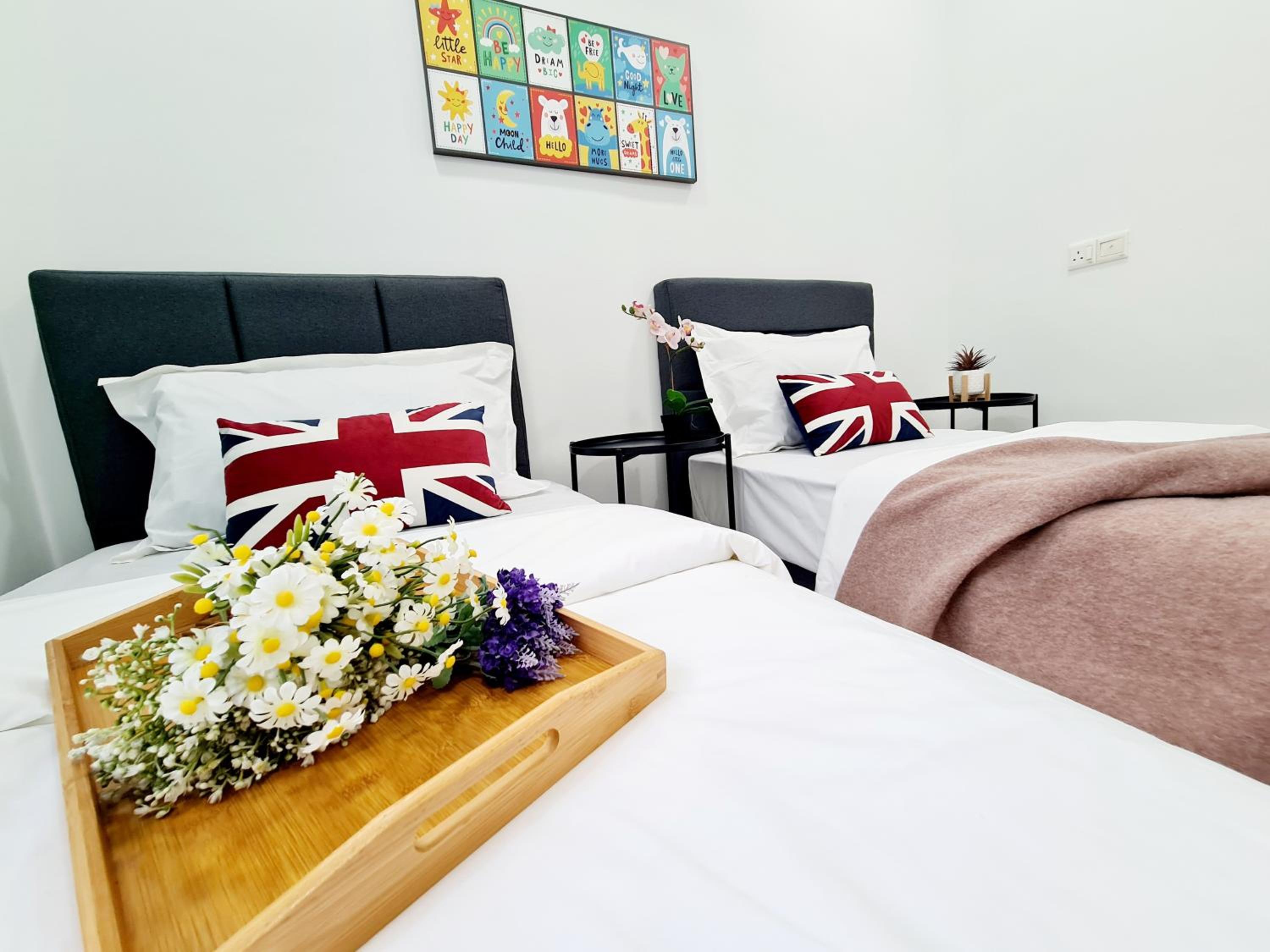 8 Guest Cozy 3 Room Koi Kinrara Suite, IOI Puchong, Bukit Jalil Pavilion, Bukit Jalil Stadium, Sunway Pyramid, Sunway Lagoon photo 4
