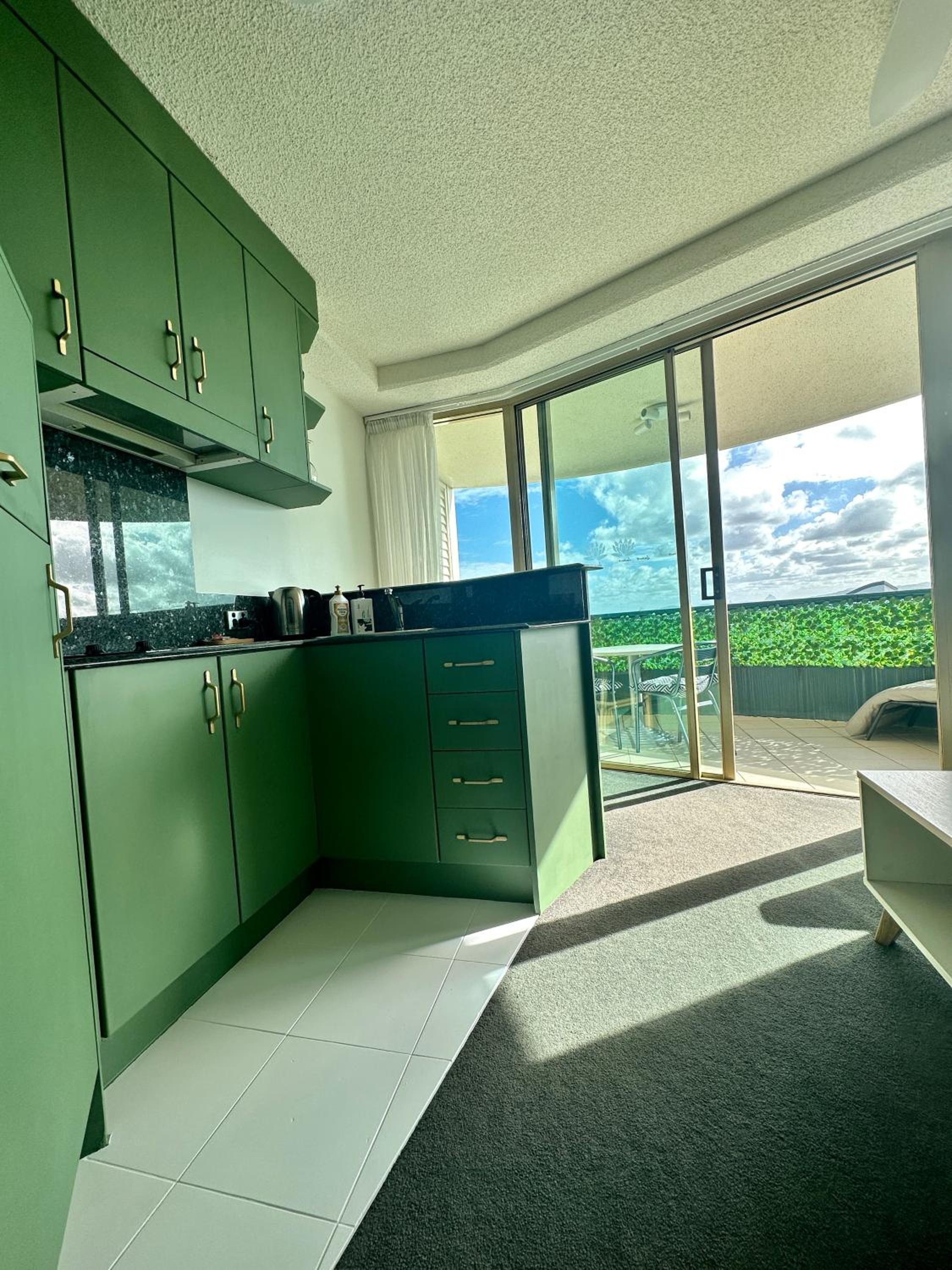 8th Floor Sunny Escape at Landmark Resort