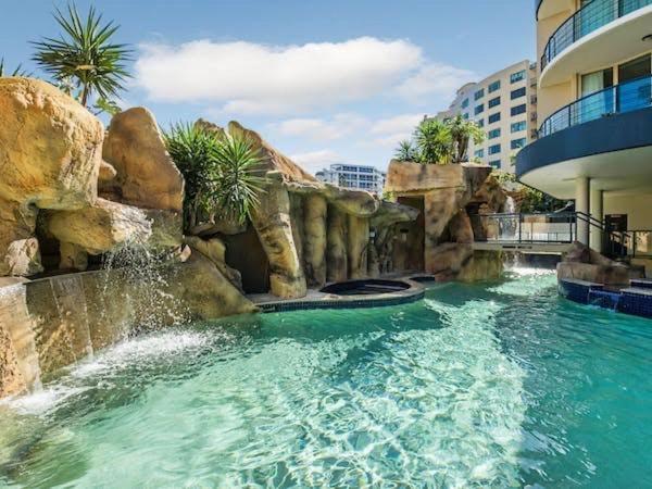 8th Floor Sunny Escape at Landmark Resort