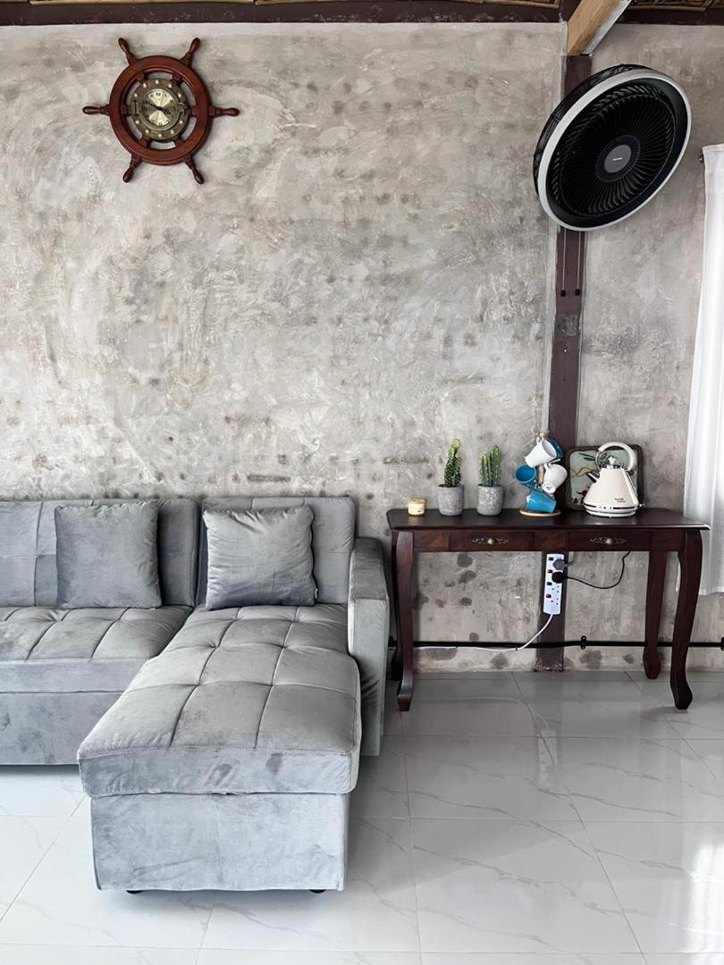 Rumahbatu Beach Cottage photo 5