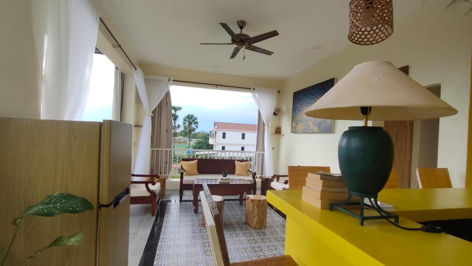 Homestay Yellow Natural House
