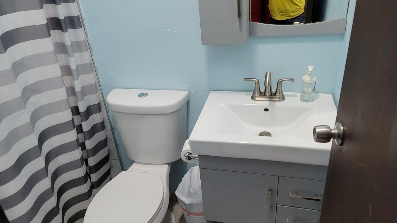 Spacious Studio walking distance to the Ocean, Unit 1 view 4