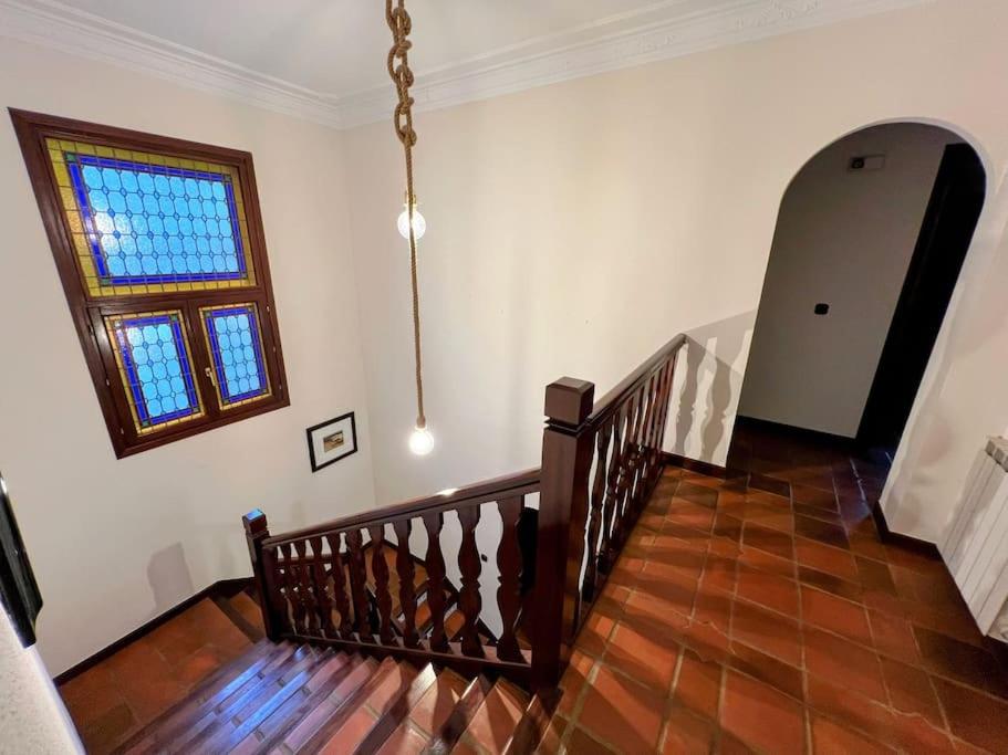 Chalet con piscina climatizada.