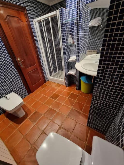 Chalet con piscina climatizada.