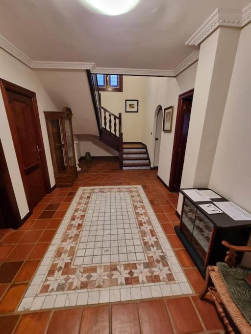 Chalet con piscina climatizada.