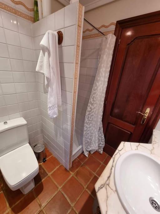 Chalet con piscina climatizada.