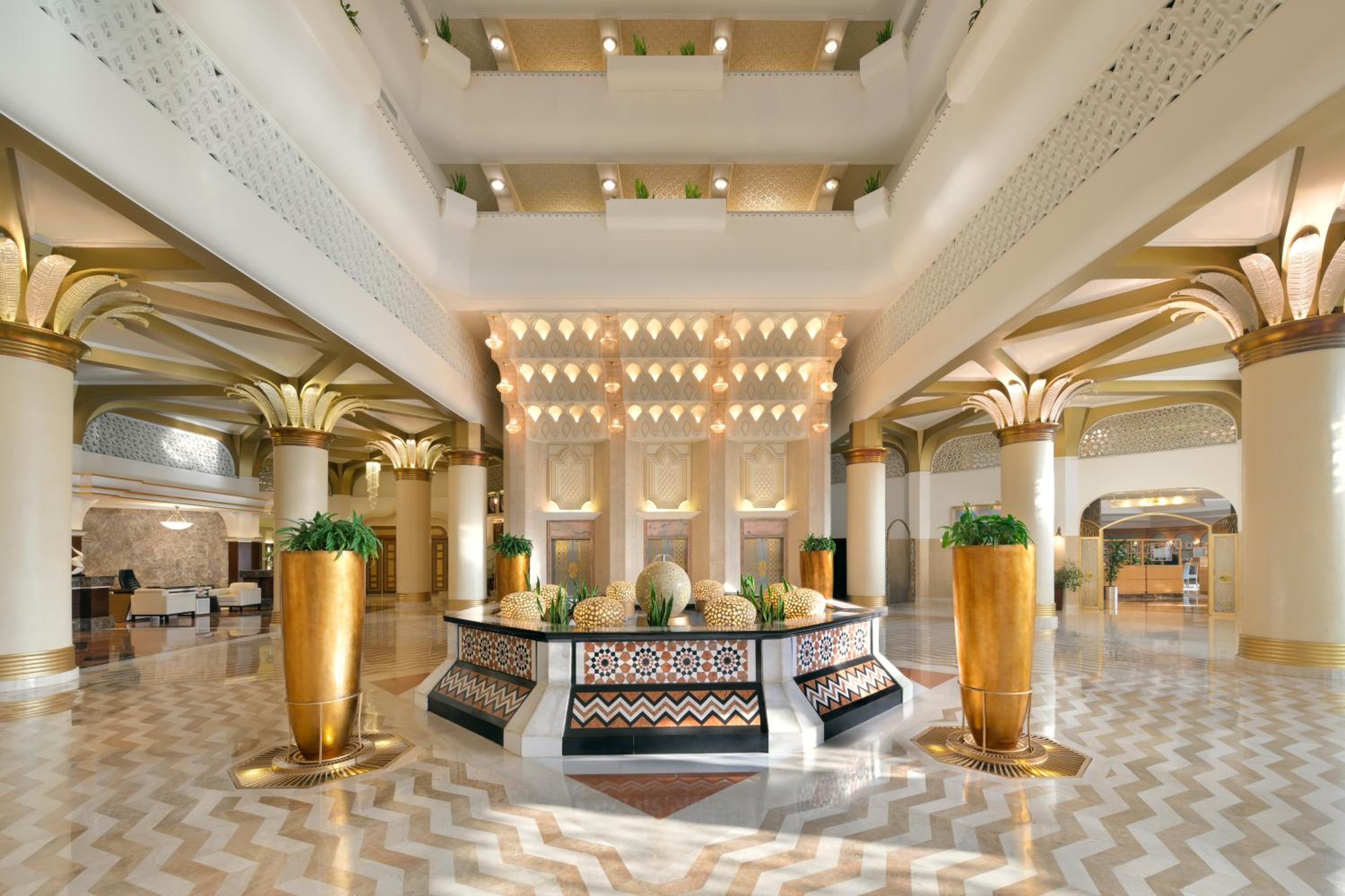 Reception & Lobby