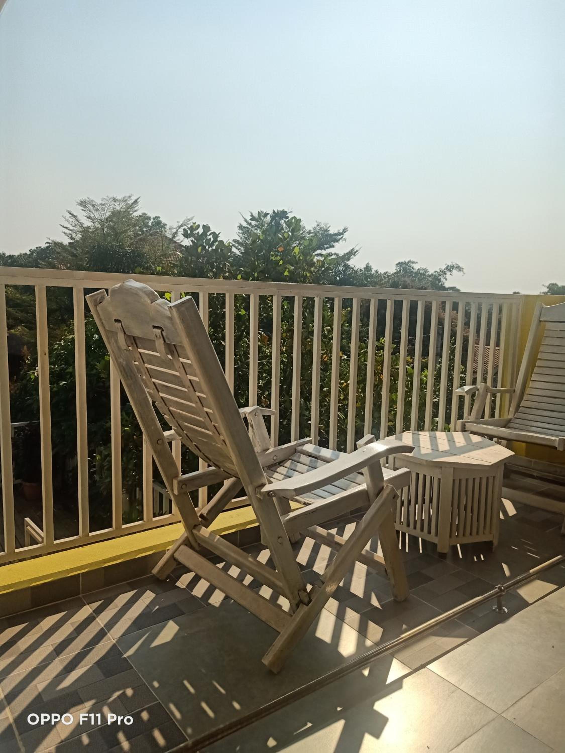 Homestay Yellow Natural House