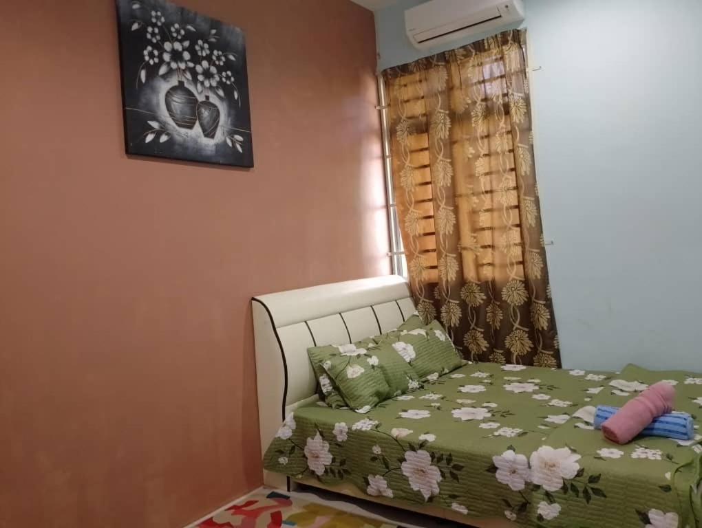 Ainul 74 Homestay