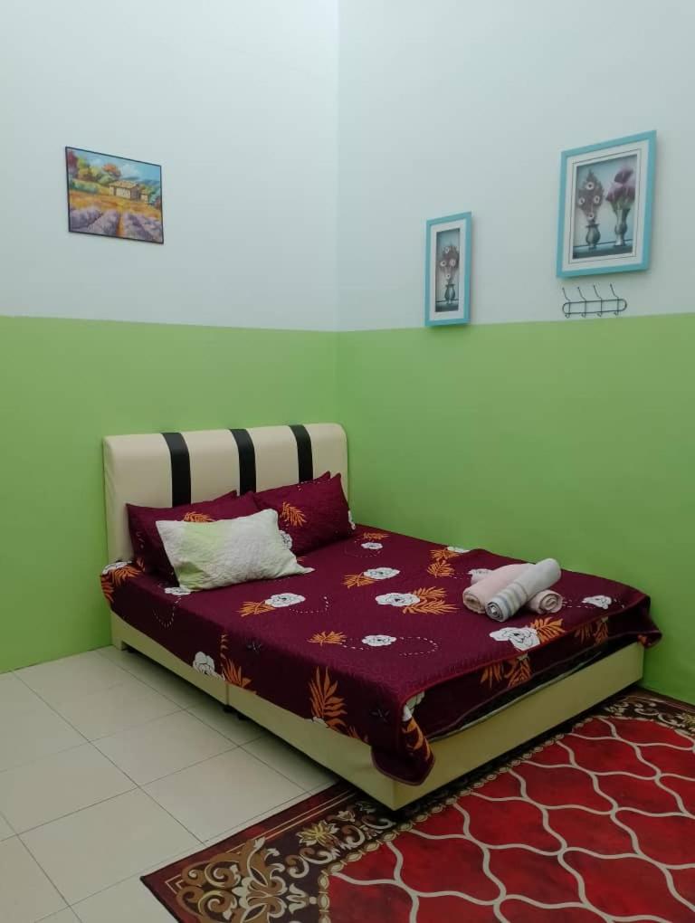 Ainul 74 Homestay
