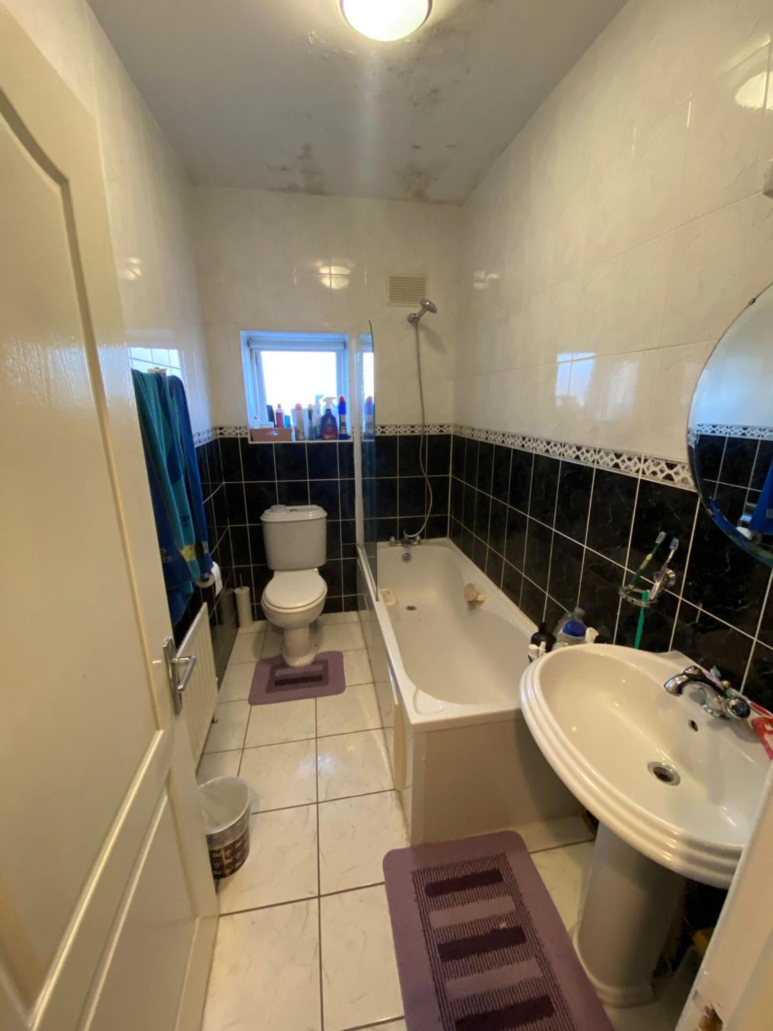 Mixed dormitory shared with other guests