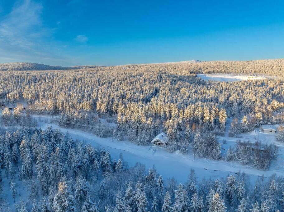 Villa Äkäsjoensuu