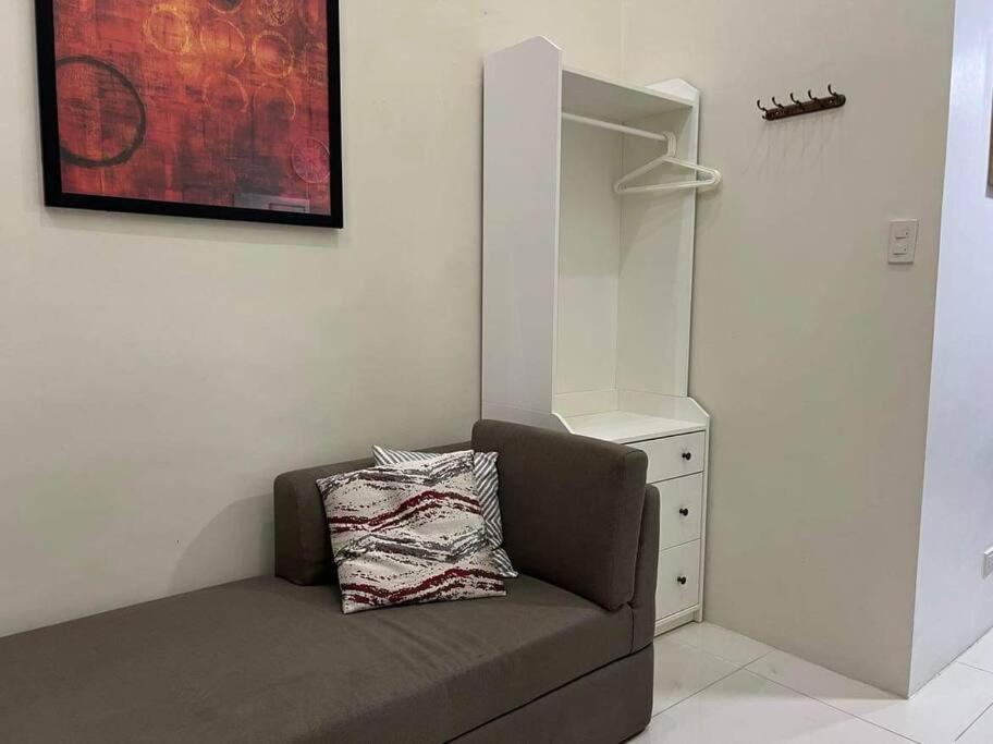 Cozy High Ceiling Studio @ Ortigas near Podium, Megamall view 4