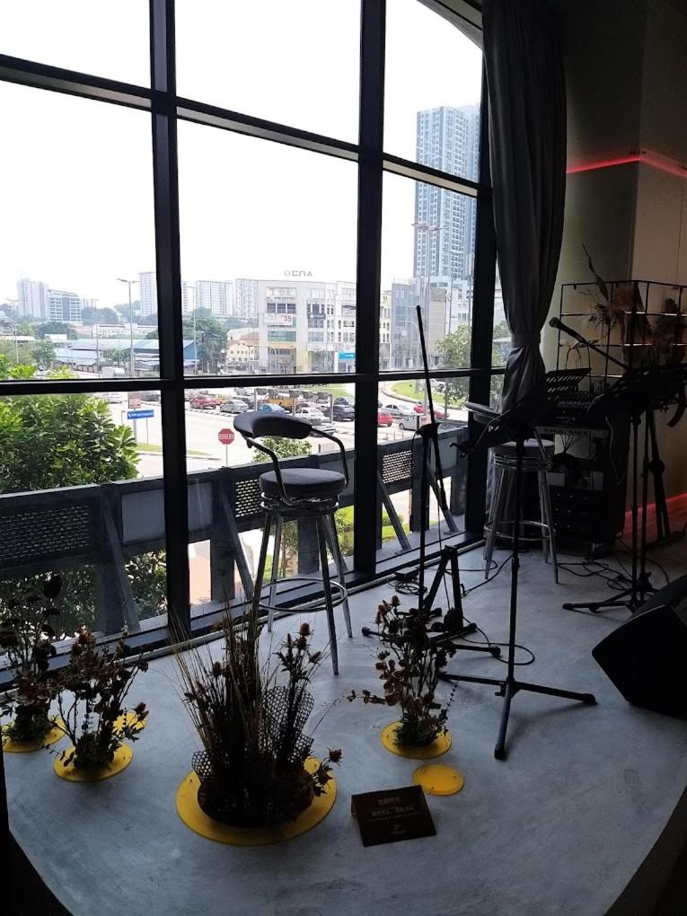 Millerz Square 3 bedroom near Old klang road Mid valley Beautiful night view