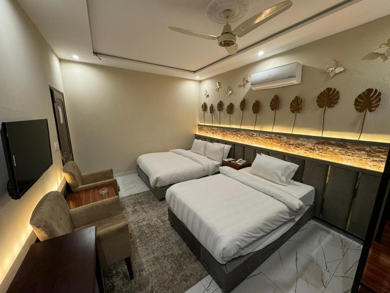 Shelton Boulevard Hotel Lahore