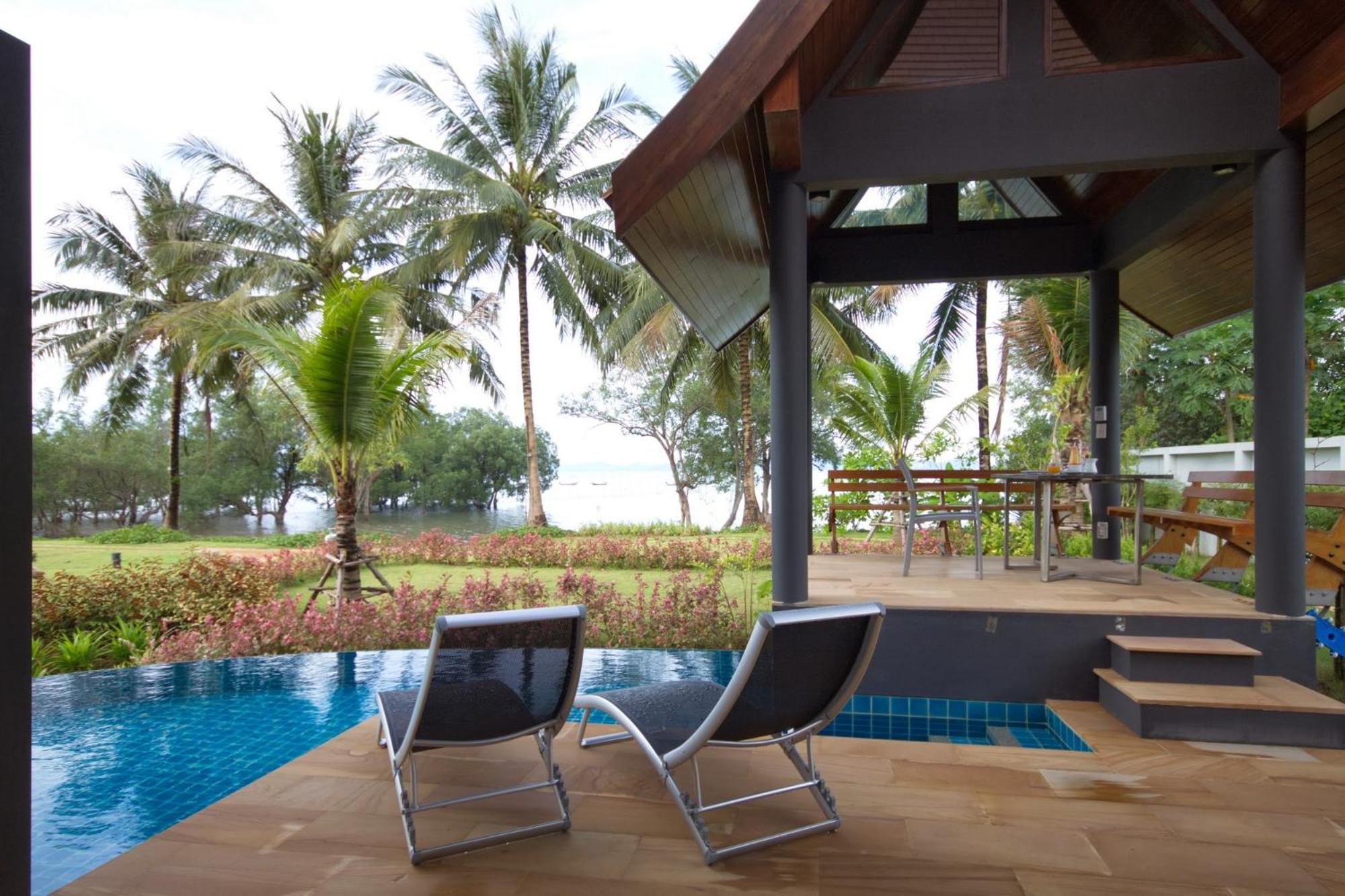 Tha Lane Bay Villas