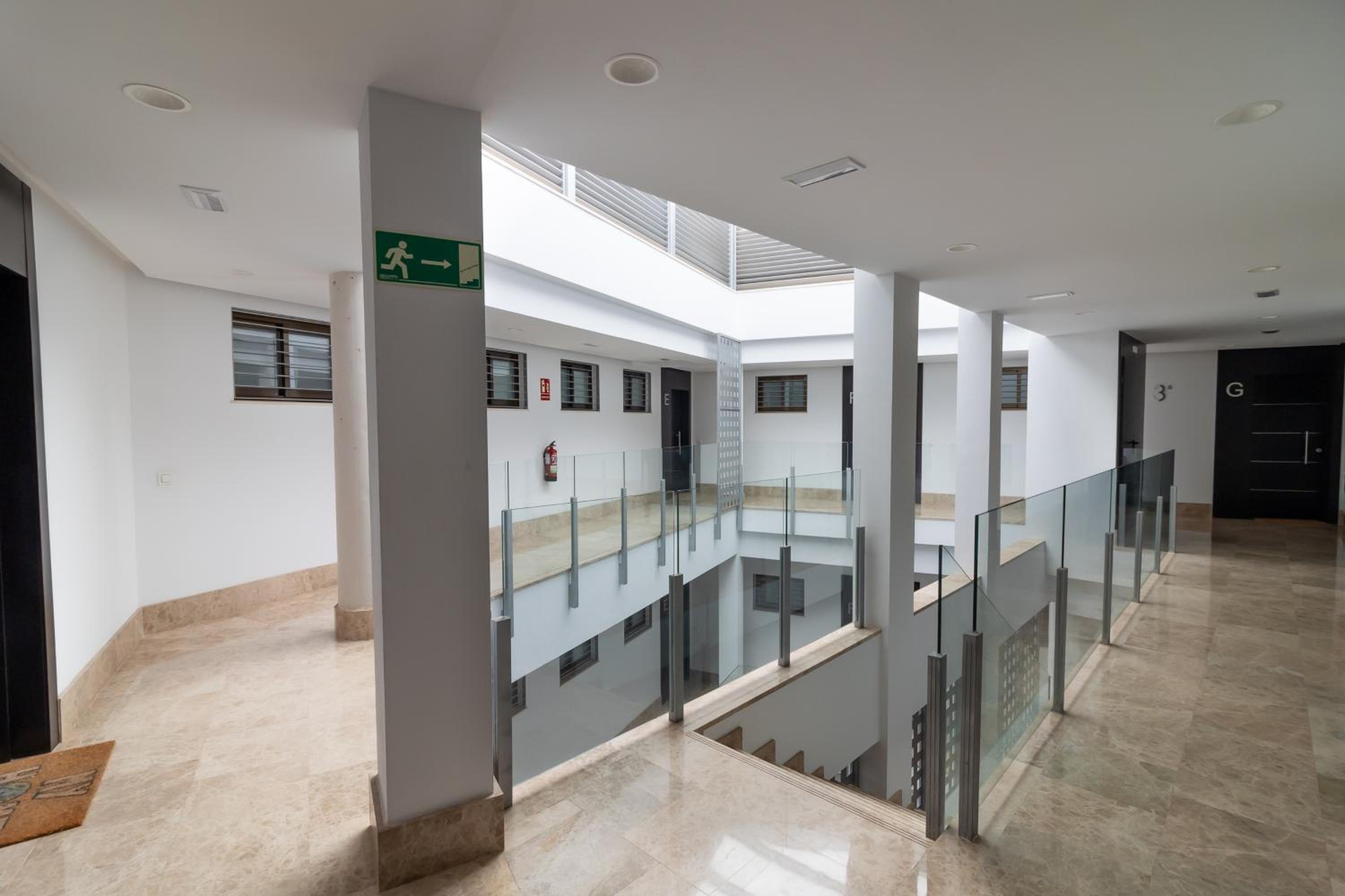 NT Luxury Central Duplex with Terrace & Parking
