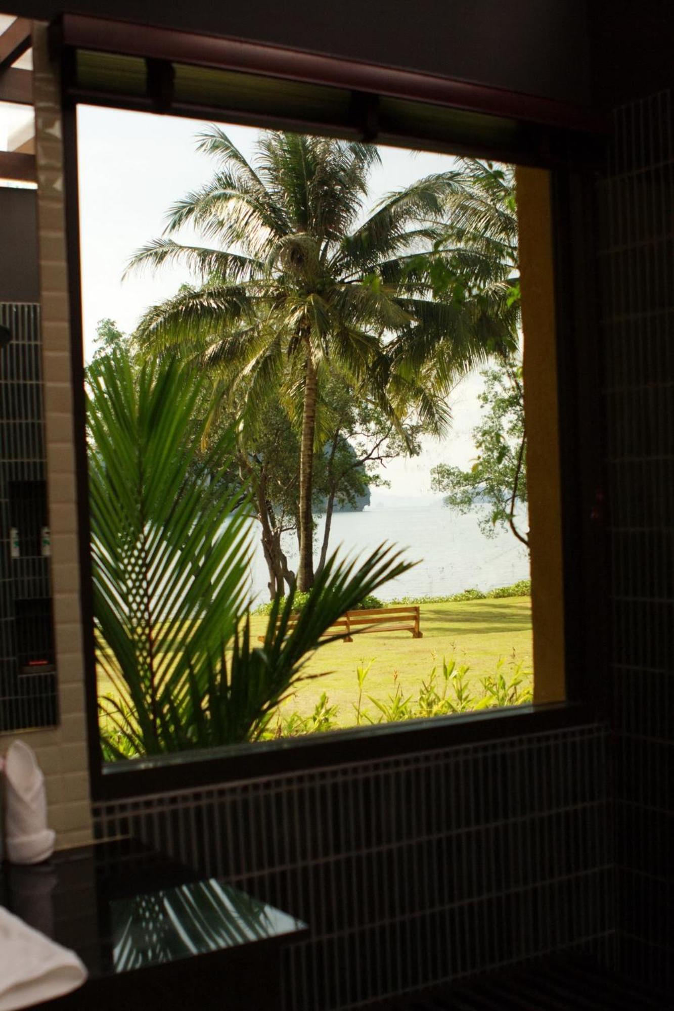 Tha Lane Bay Villas