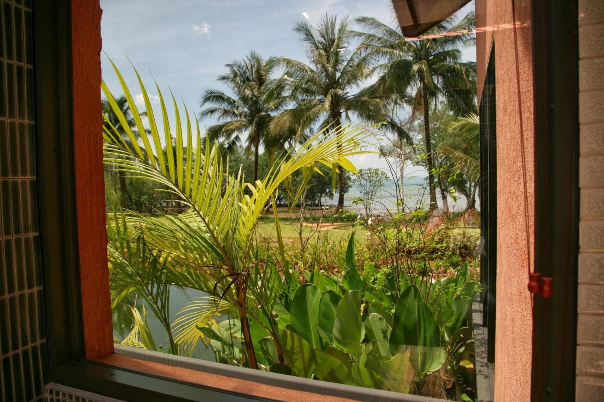 Tha Lane Bay Villas