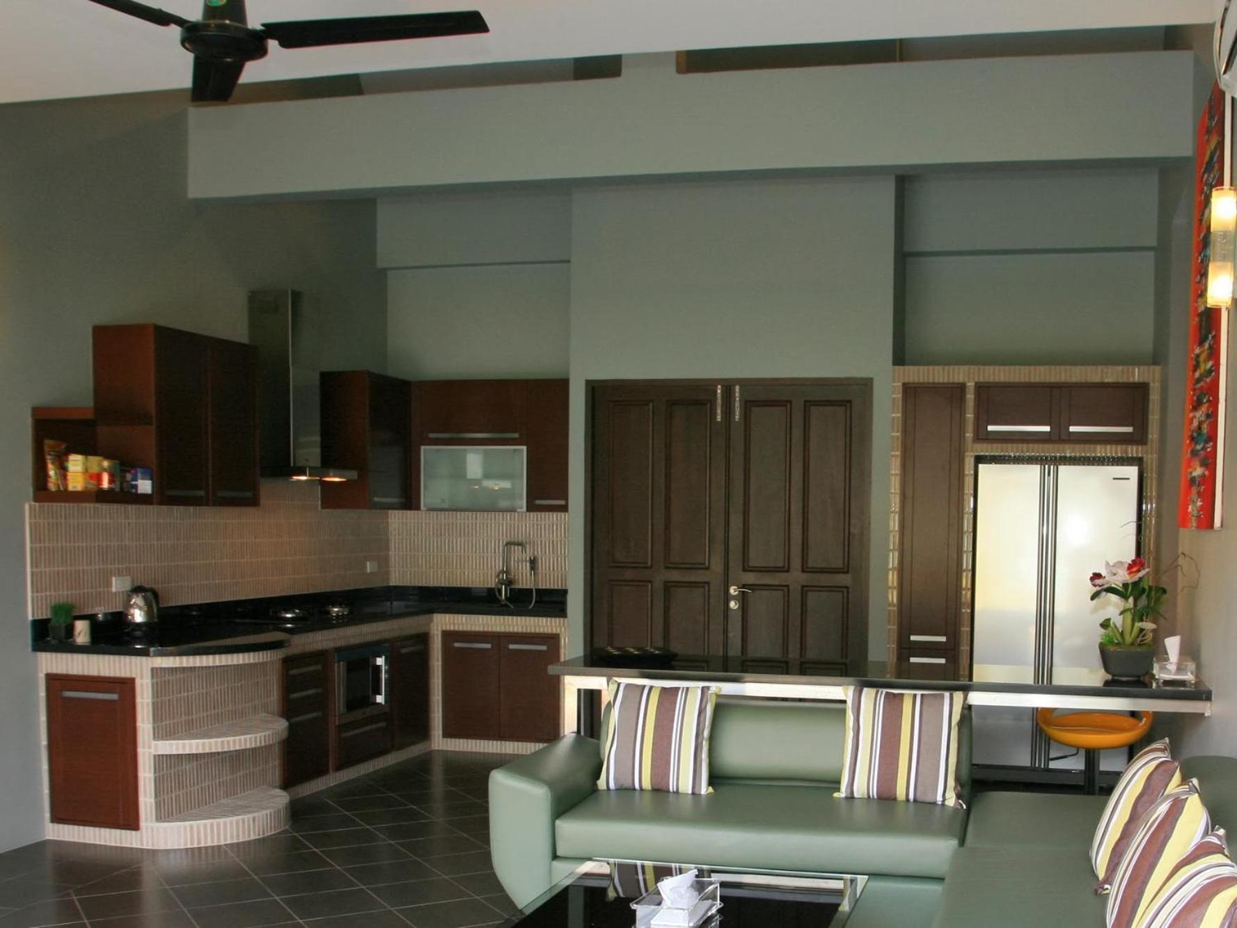 Tha Lane Bay Villas