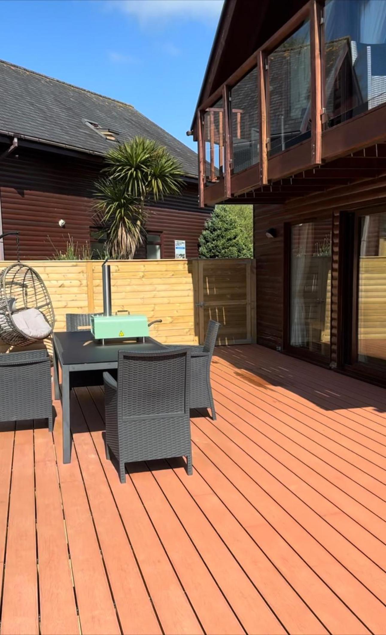 Swallow Lodge with Hot Tub, dogs welcome sleeps 8, Great resort Facilities view 3