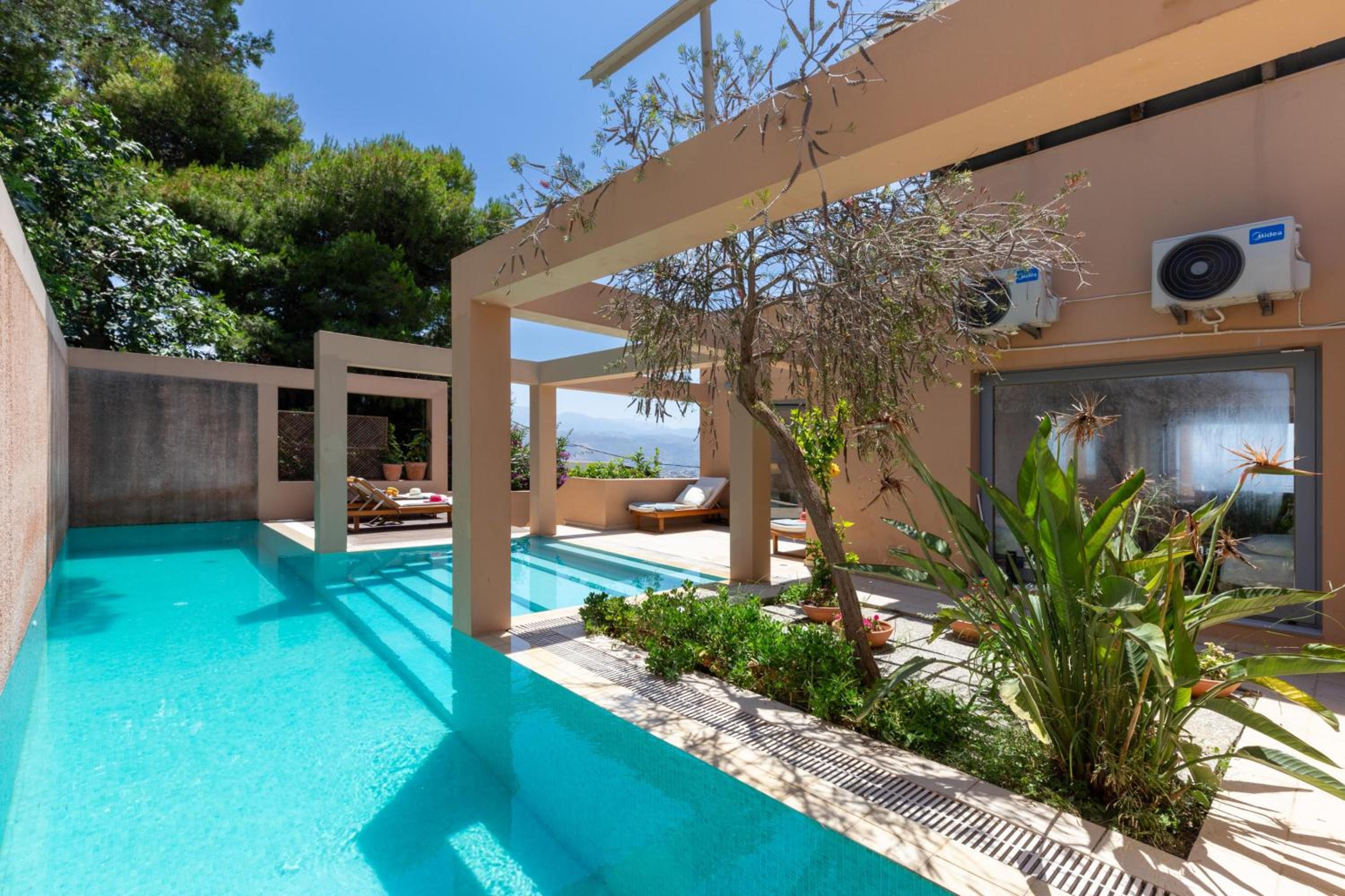 Villa Unlimited Blue