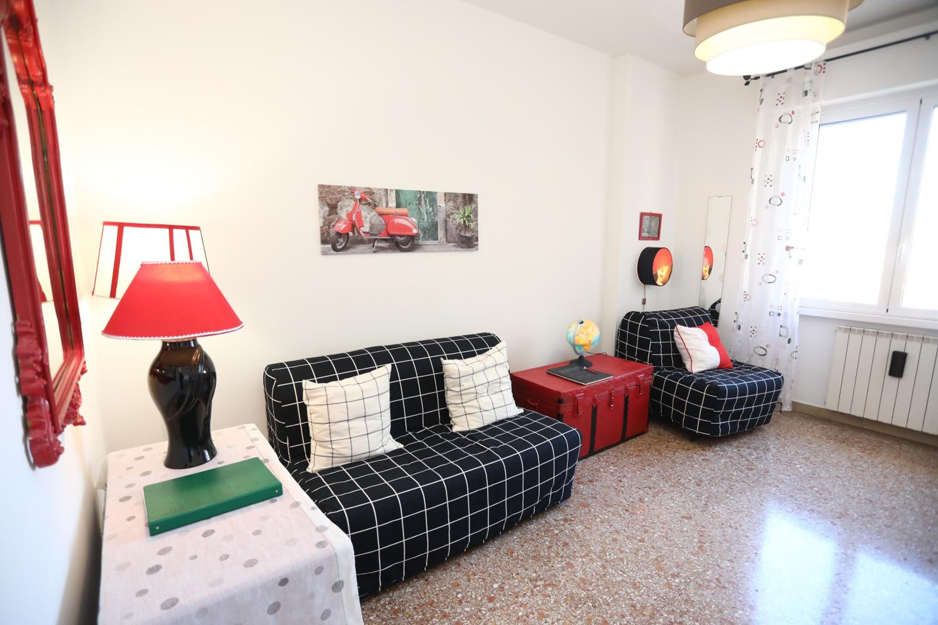 Aura Home Grazioso Appartamento a Pochi Passi dalla Metro A e C