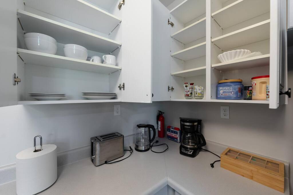 Chic Nashville 2BR Stay with Optional Parking Mins to Music Row, Vanderbilt & Broadway view 4