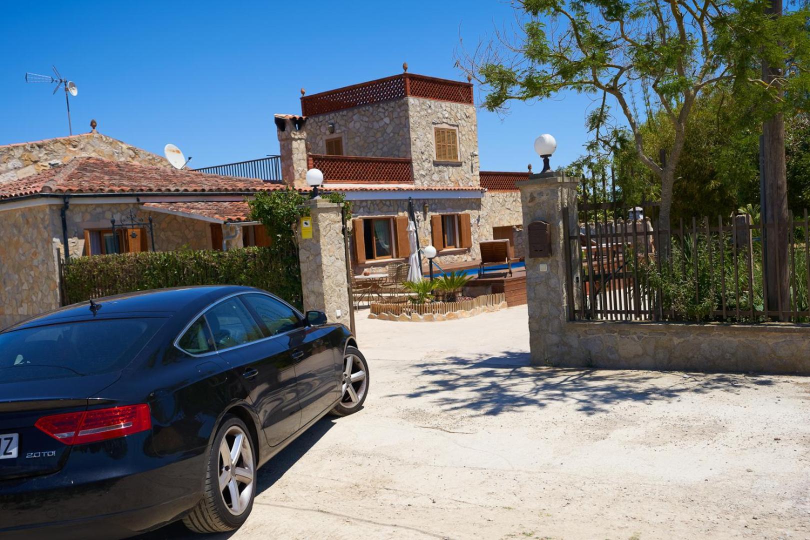 Son Roig ,Beautiful Place in the Heart of Mallorca -ETV 9979 view 2